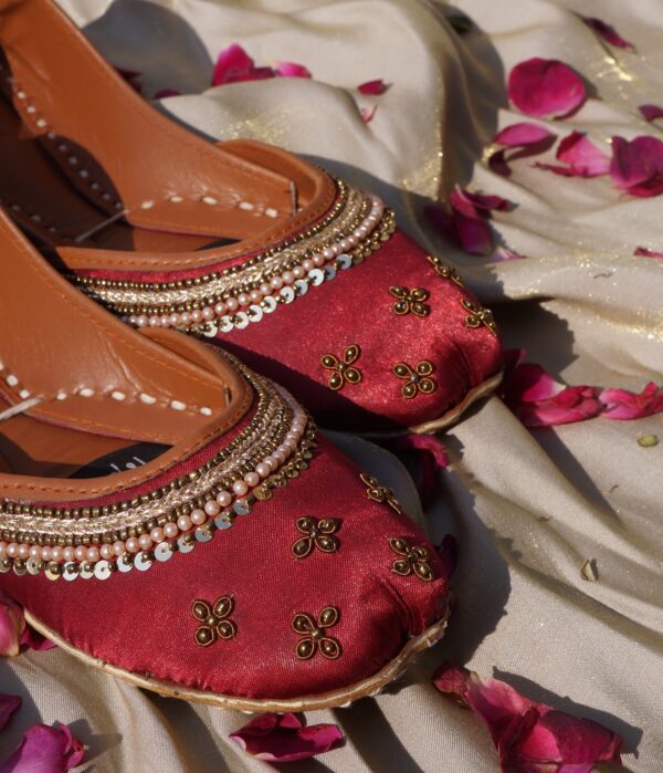 Maroon Premium Khussa