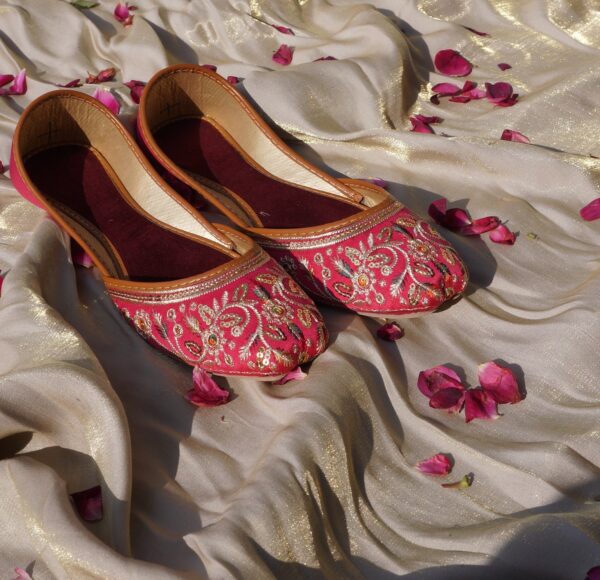 Embroidered Pink Khussa