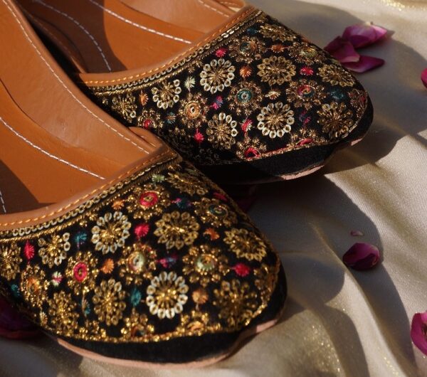 Black Embroidered Khussa