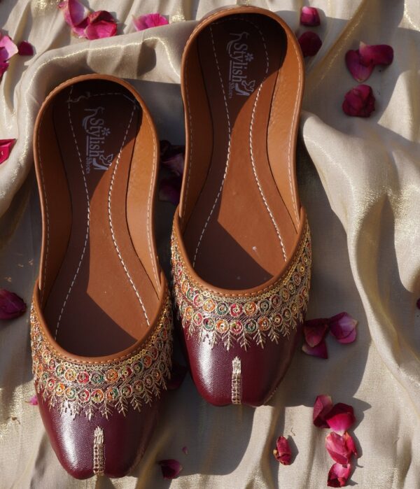 Embroidered Maroon Khussa